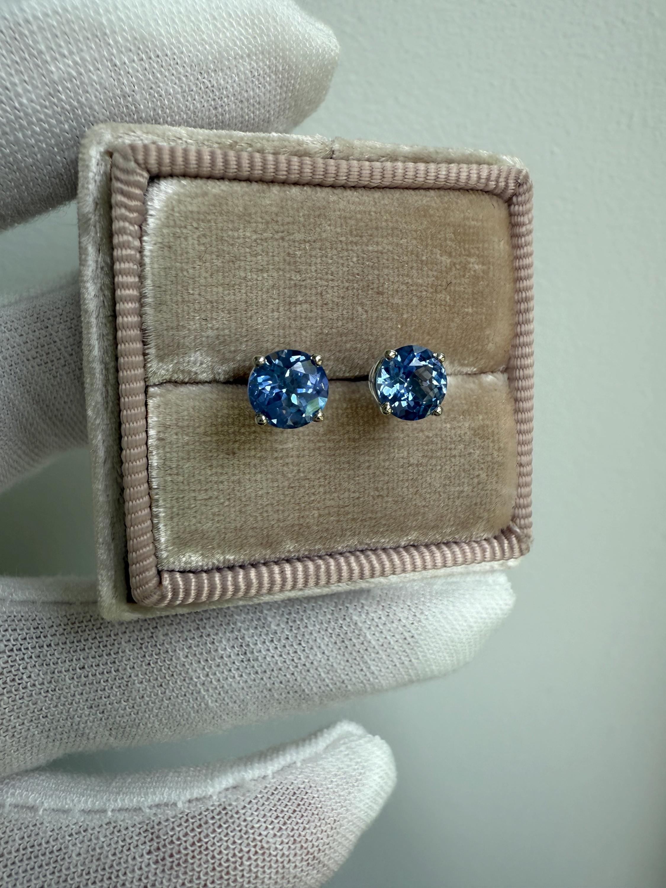 Vintage Unheated Ceylon Round Cut Sapphire Stud Earrings in 18K White Gold - 1.77ct.